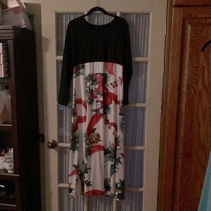 Christmas Dress Womans Size L/XL, Full length, Black/White/Red/Green.